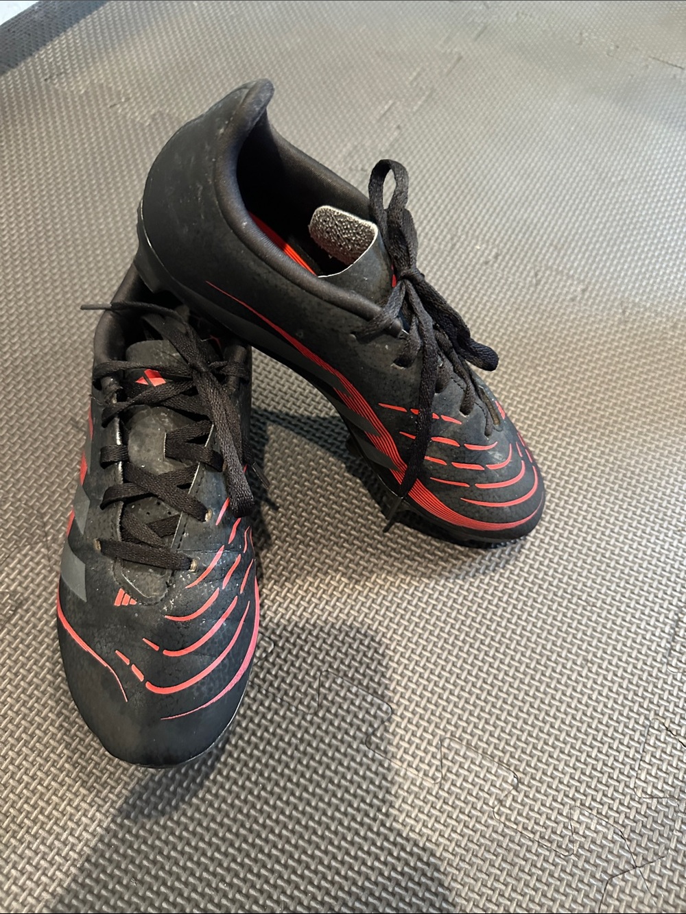 Kids Adidas predator - Youth Soccer cleats